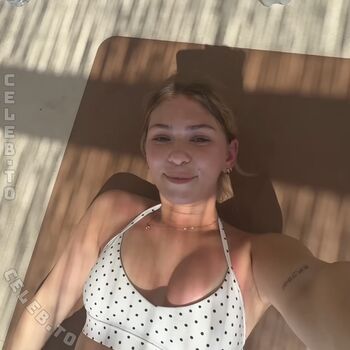 Full leaked Emilylior private onlyfans photo