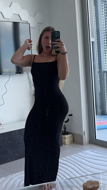 Full leaked Emilyym private onlyfans photo