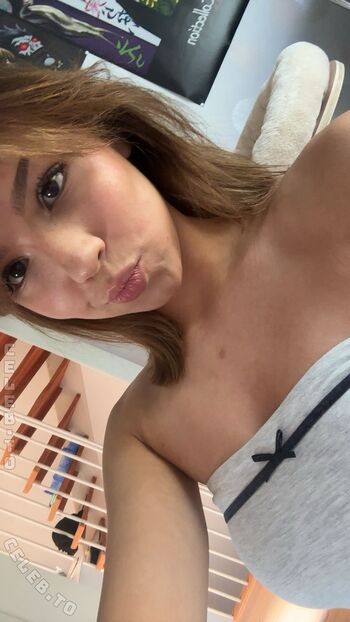 Full leaked Emilyynl private onlyfans photo