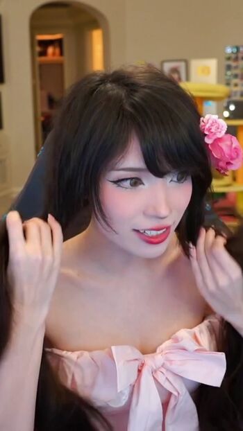 Full leaked Emiru  page private onlyfans photo