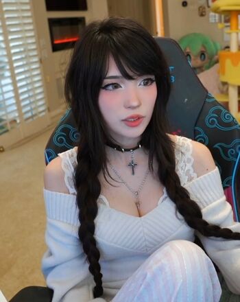 Full leaked Emiru page private onlyfans photo