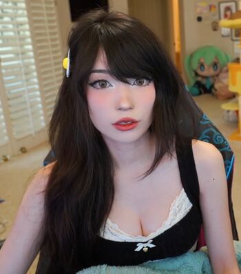 Full leaked Emiru  page private onlyfans photo