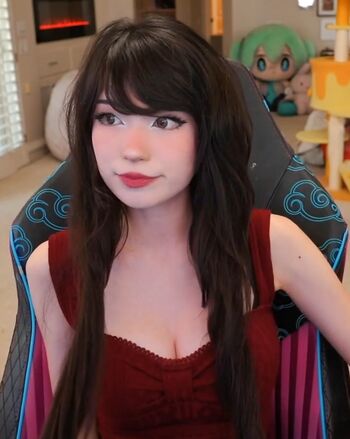 Full leaked Emiru  page private onlyfans photo