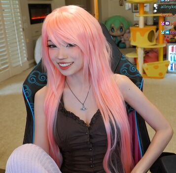 Full leaked Emiru  page private onlyfans photo