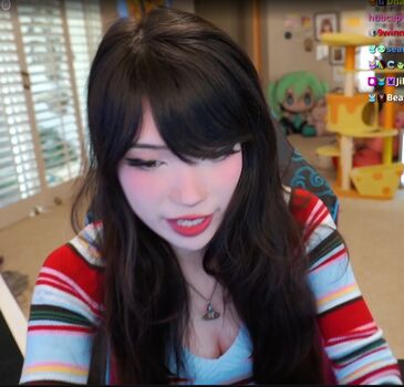Full leaked Emiru  page private onlyfans photo
