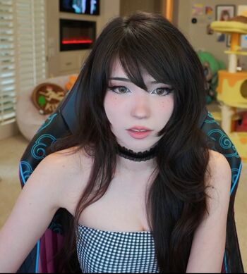 Full leaked Emiru  page private onlyfans photo