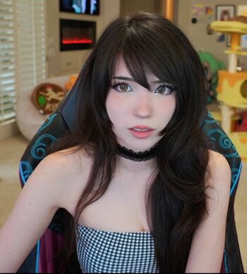 Full leaked Emiru  page private onlyfans photo