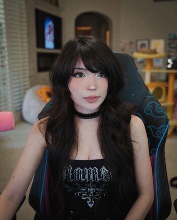 Full leaked Emiru  page private onlyfans photo