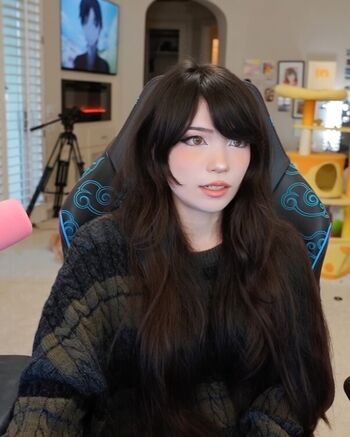 Full leaked Emiru private onlyfans photo