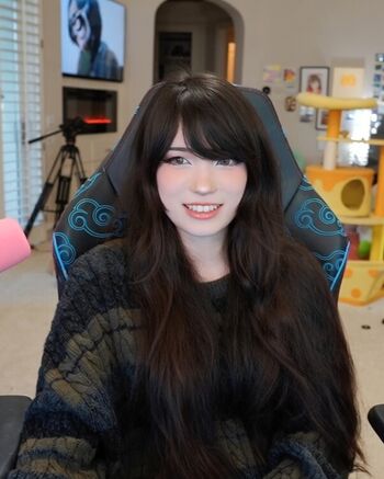 Full leaked Emiru private onlyfans photo