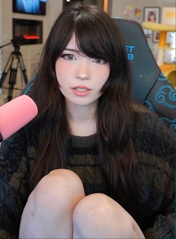Full leaked Emiru private onlyfans photo