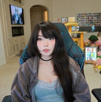 Full leaked Emiru page private onlyfans photo