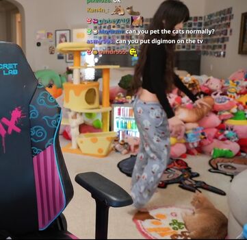 Full leaked Emiru  page private onlyfans photo