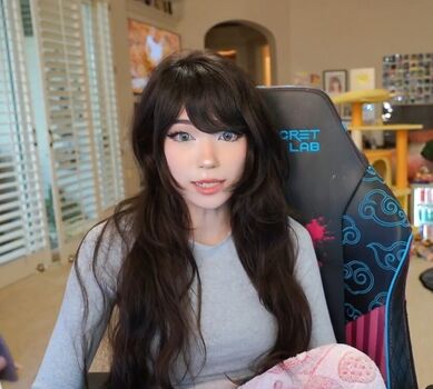 Full leaked Emiru  page private onlyfans photo