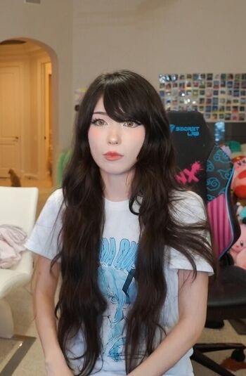 Full leaked Emiru  page private onlyfans photo