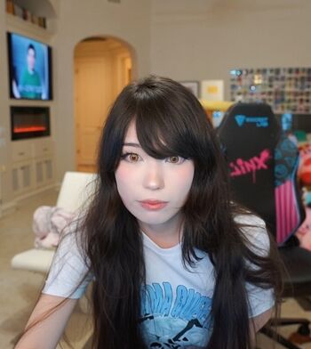 Full leaked Emiru  page private onlyfans photo