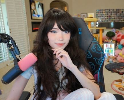 Full leaked Emiru  page private onlyfans photo