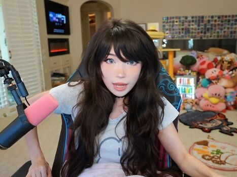 Full leaked Emiru  page private onlyfans photo