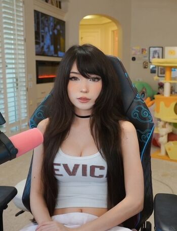 Full leaked Emiru private onlyfans photo