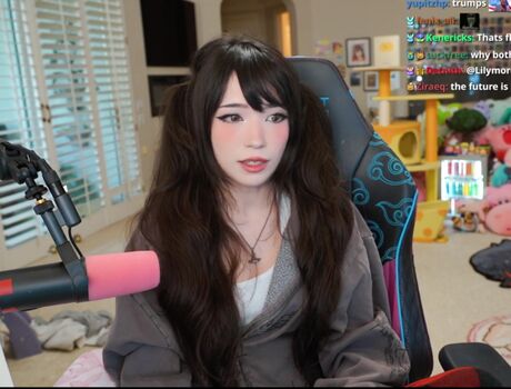 Full leaked Emiru  page private onlyfans photo