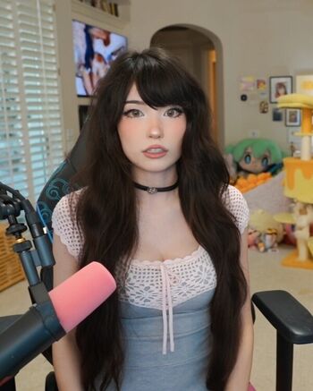 Full leaked Emiru  page private onlyfans photo