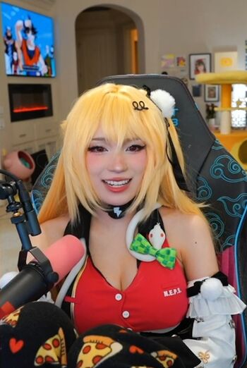 Full leaked Emiru page private onlyfans photo