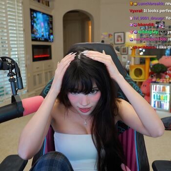 Full leaked Emiru  page private onlyfans photo