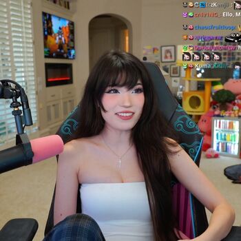 Full leaked Emiru  page private onlyfans photo