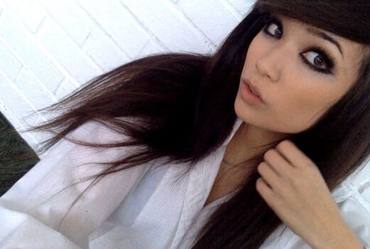 Full leaked Emiru  page private onlyfans photo