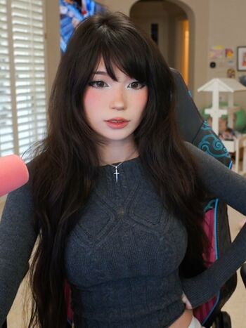 Full leaked Emiru page private onlyfans photo