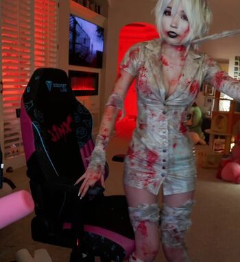 Full leaked Emiru page private onlyfans photo