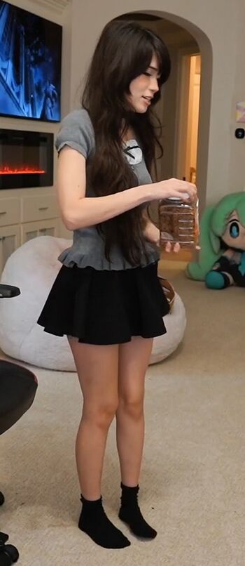 Full leaked Emiru private onlyfans photo
