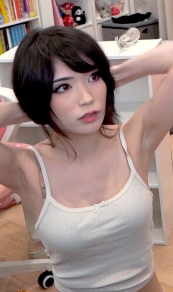 Full leaked Emiru private onlyfans photo