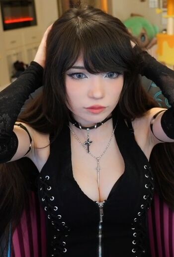 Full leaked Emiru private onlyfans photo