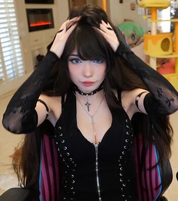 Full leaked Emiru private onlyfans photo