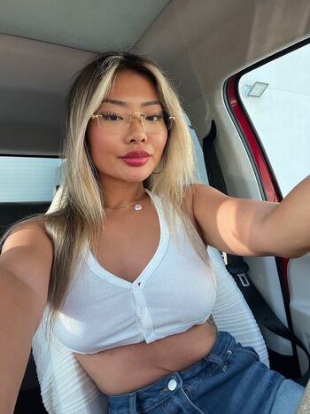 Full leaked Emlia lee private onlyfans photo