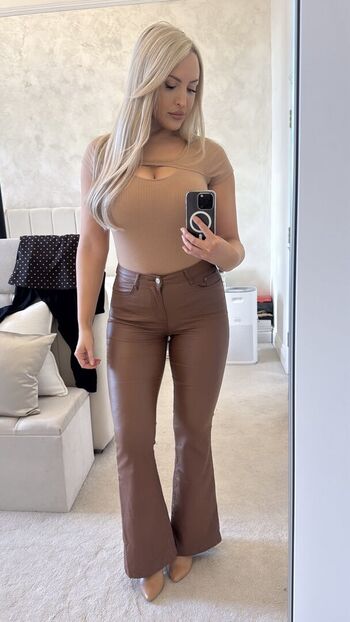 Full leaked Emma jones private onlyfans photo