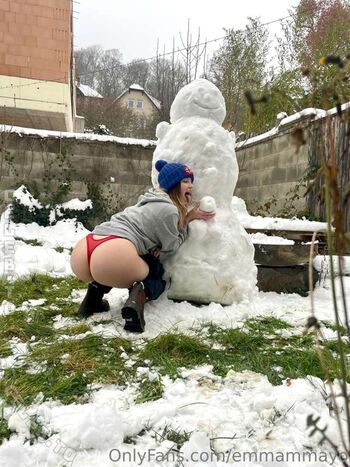 Full leaked Emma may  page private onlyfans photo