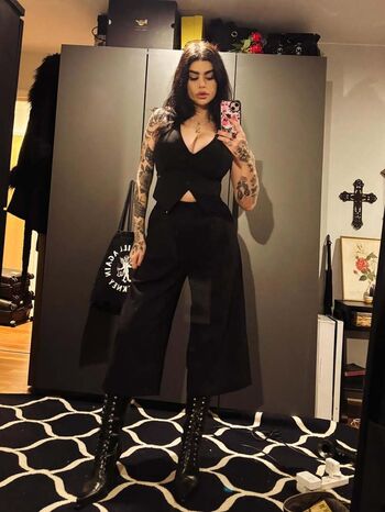 Full leaked Emmaloubeedie private onlyfans photo