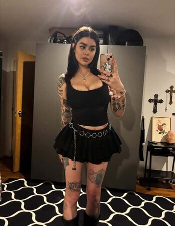 Full leaked Emmaloubeedie private onlyfans photo