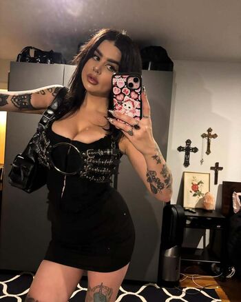 Full leaked Emmaloubeedie private onlyfans photo