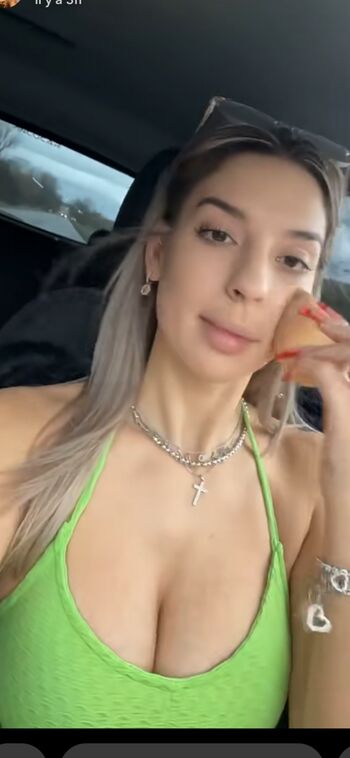 Full leaked Emmazoug private onlyfans photo