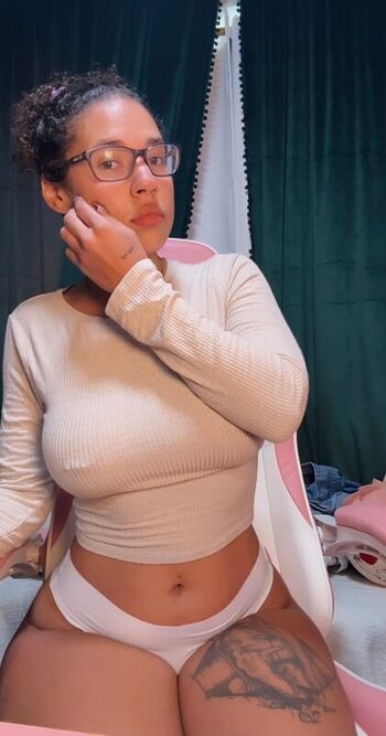 Full leaked Emmy steele private onlyfans photo