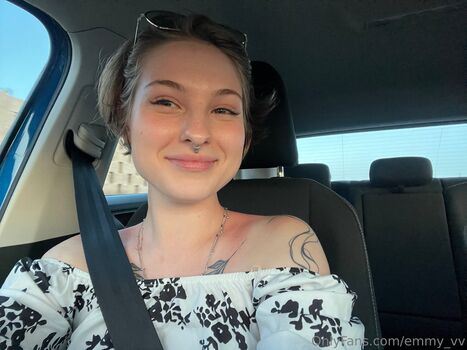 Emmy_vv