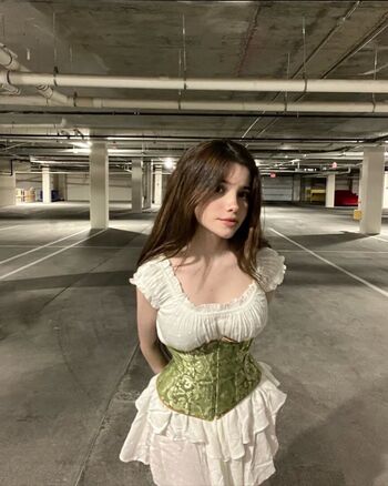 Full leaked Emmyuh private onlyfans photo