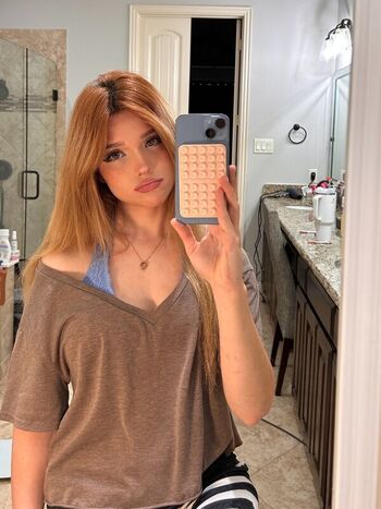 Full leaked Emmyuh private onlyfans photo