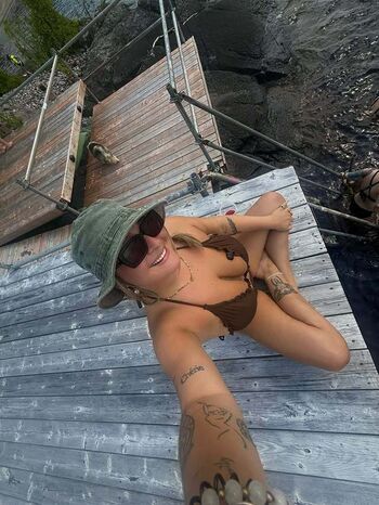 Full leaked Emy gauthier private onlyfans photo