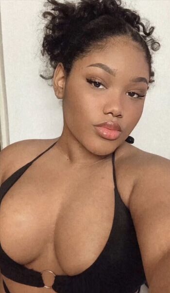 Full leaked Emy xssss private onlyfans photo