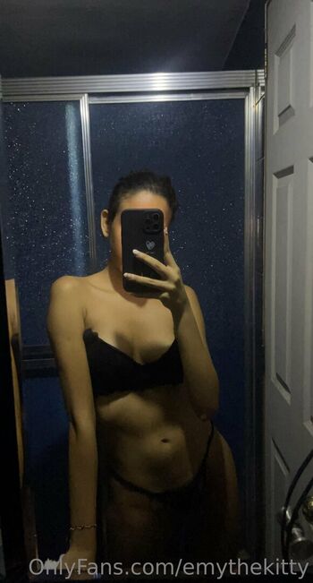 Full leaked Emythekitty private onlyfans photo