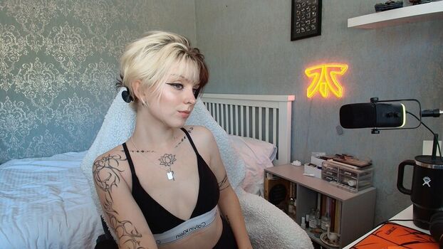 Full leaked Emzeeni private onlyfans photo